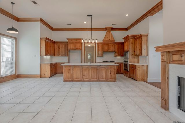 36114 Bluff Oaks Ave, Prairieville, LA 70769
