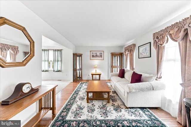 423 LARCHWOOD DR, Royersford, PA 19468