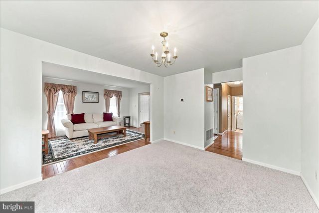 423 LARCHWOOD DR, Royersford, PA 19468