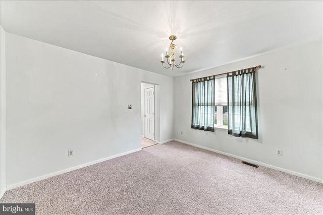 423 LARCHWOOD DR, Royersford, PA 19468