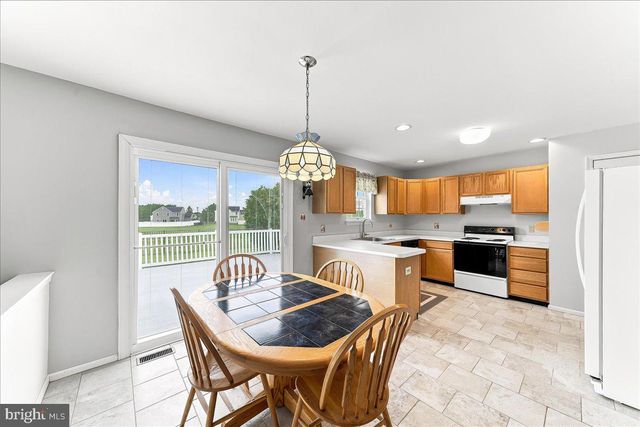 423 LARCHWOOD DR, Royersford, PA 19468