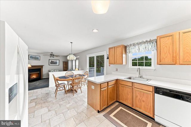 423 LARCHWOOD DR, Royersford, PA 19468