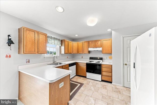 423 LARCHWOOD DR, Royersford, PA 19468