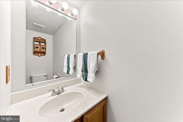423 LARCHWOOD DR, Royersford, PA 19468