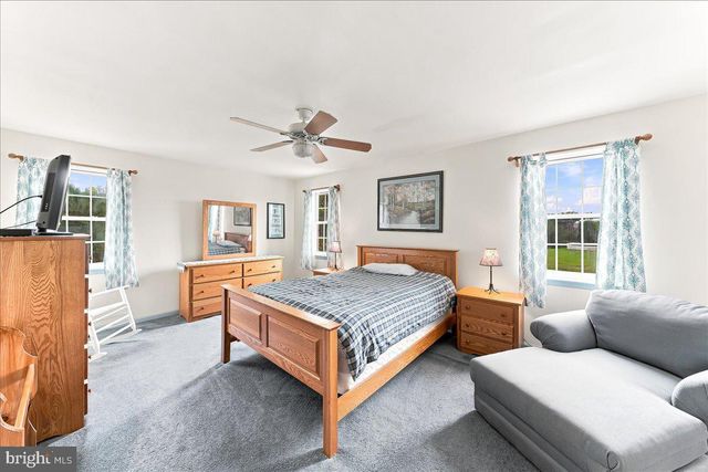 423 LARCHWOOD DR, Royersford, PA 19468