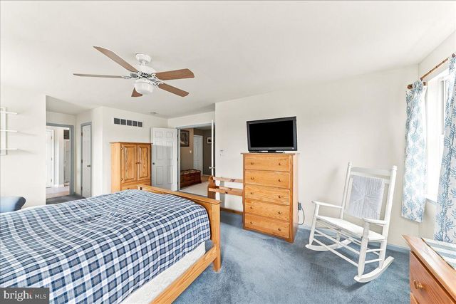 423 LARCHWOOD DR, Royersford, PA 19468