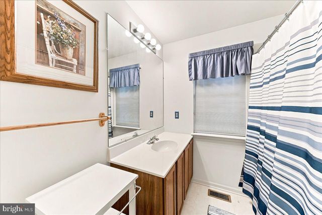 423 LARCHWOOD DR, Royersford, PA 19468