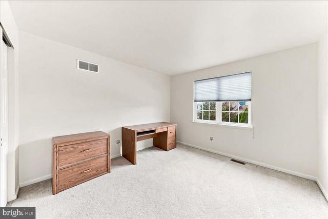 423 LARCHWOOD DR, Royersford, PA 19468