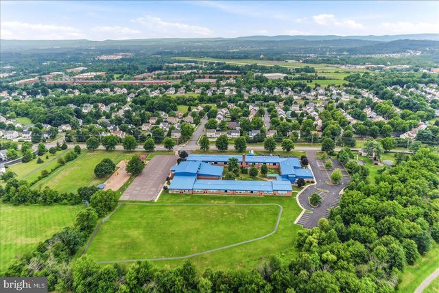 423 LARCHWOOD DR, Royersford, PA 19468