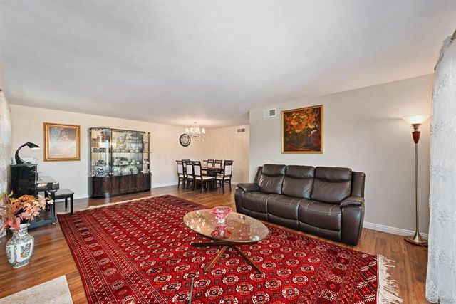 17465 Plaza Cerado 103, San Diego, CA 92128