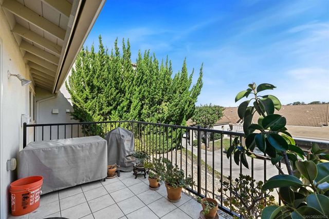 17465 Plaza Cerado 103, San Diego, CA 92128