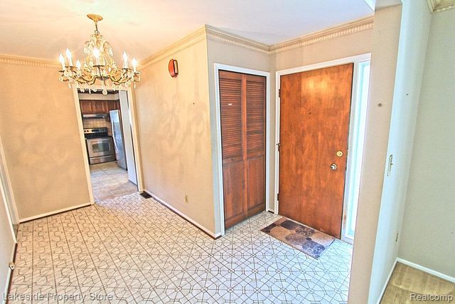 22512 Corteville Street, St. Clair Shores, MI 48081