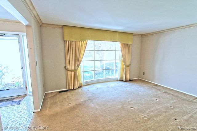 22512 Corteville Street, St. Clair Shores, MI 48081