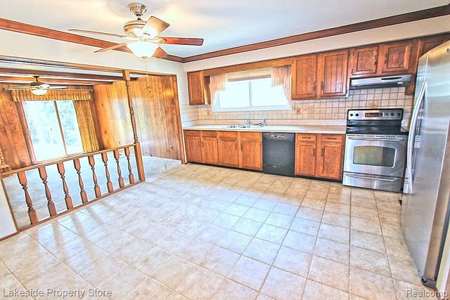 22512 Corteville Street, St. Clair Shores, MI 48081