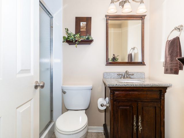 6106 Knoll Valley Drive 102, Willowbrook, IL 60527