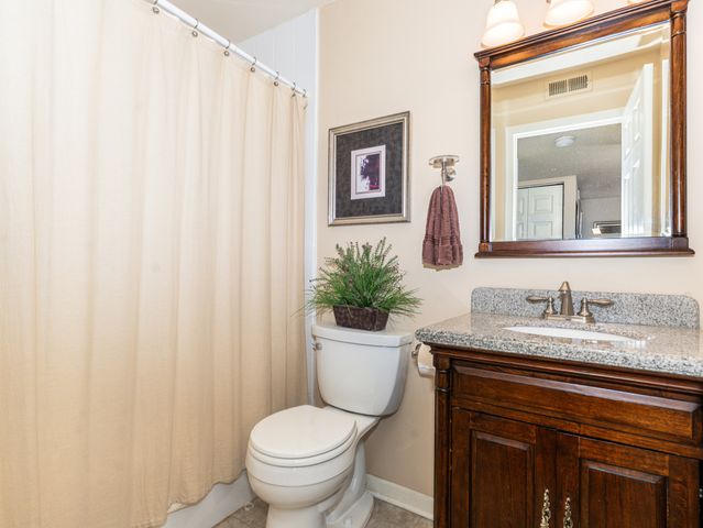 6106 Knoll Valley Drive 102, Willowbrook, IL 60527