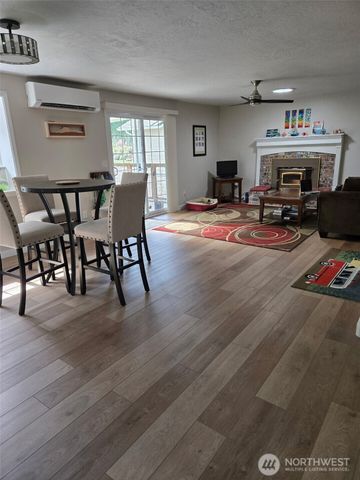 831 E Saint Andrews Drive, Shelton, WA 98584