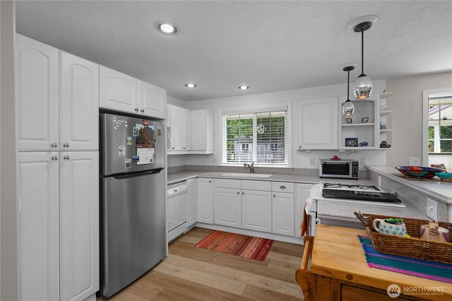 831 E Saint Andrews Drive, Shelton, WA 98584