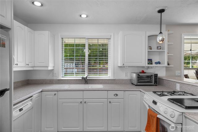 831 E Saint Andrews Drive, Shelton, WA 98584