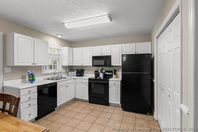 421 Cityview Lane, Fayetteville, NC 28301