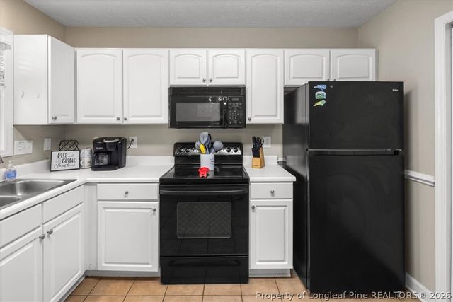 421 Cityview Lane, Fayetteville, NC 28301