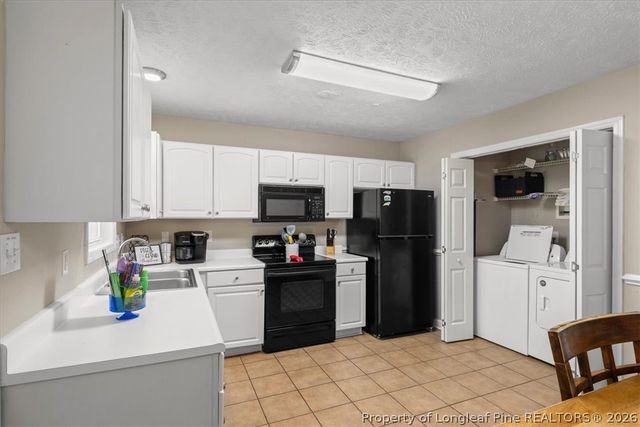 421 Cityview Lane, Fayetteville, NC 28301