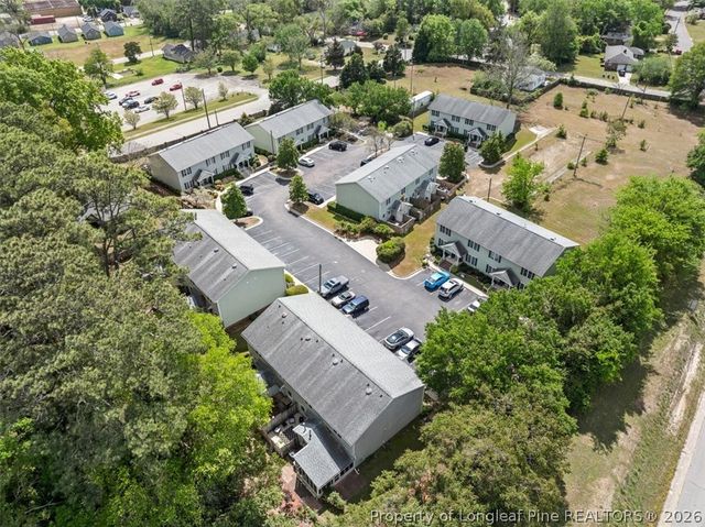 421 Cityview Lane, Fayetteville, NC 28301