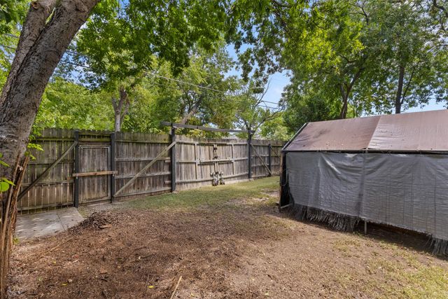 1703 Brandon Street, Dallas, TX 75208