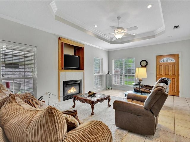 2606 Woodstock Drive, Lufkin, TX 75904