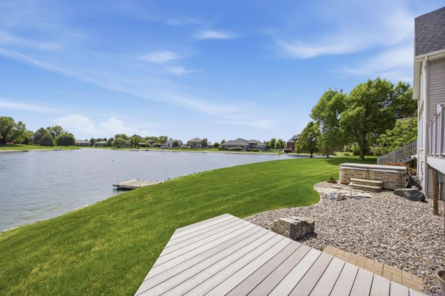 2826 28th Avenue S, Fargo, ND 58103