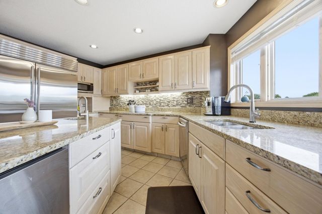 2826 28th Avenue S, Fargo, ND 58103