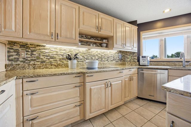 2826 28th Avenue S, Fargo, ND 58103