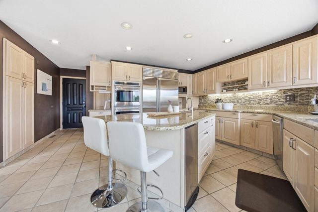 2826 28th Avenue S, Fargo, ND 58103