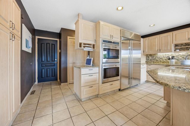 2826 28th Avenue S, Fargo, ND 58103