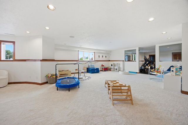 2826 28th Avenue S, Fargo, ND 58103