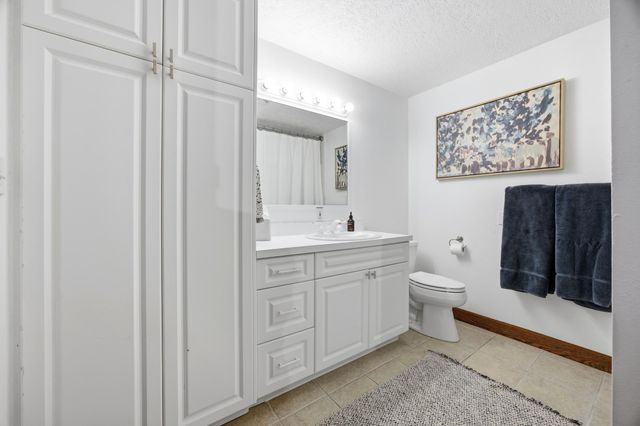 2826 28th Avenue S, Fargo, ND 58103