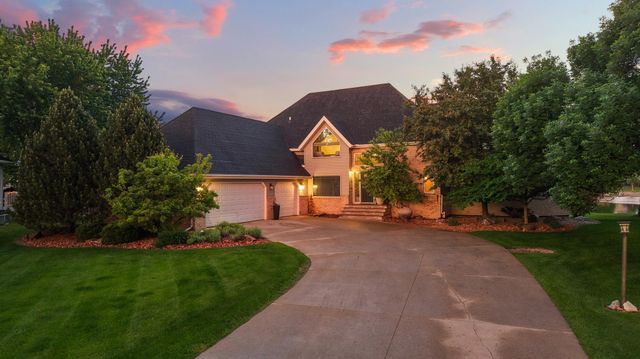 2826 28th Avenue S, Fargo, ND 58103