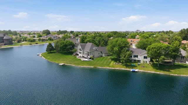 2826 28th Avenue S, Fargo, ND 58103