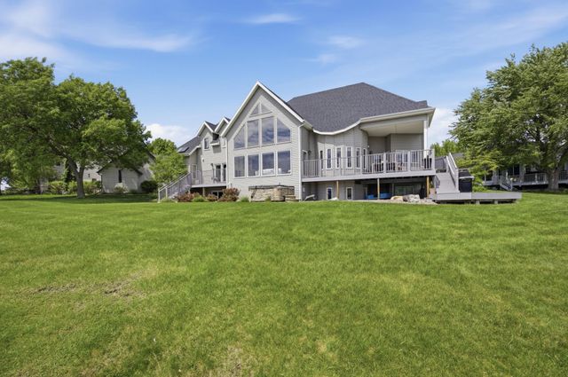 2826 28th Avenue S, Fargo, ND 58103