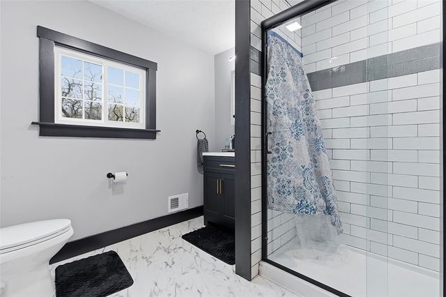 212 Parkfield St, Carrick, PA 15210