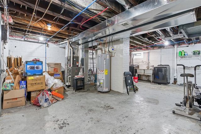 212 Parkfield St, Carrick, PA 15210