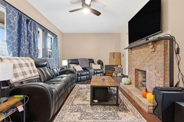 212 Parkfield St, Carrick, PA 15210