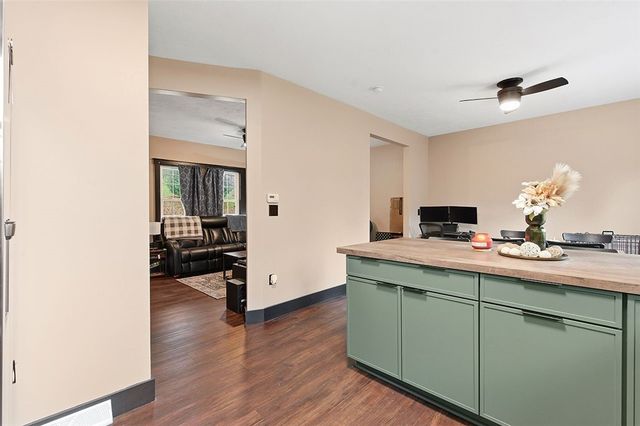 212 Parkfield St, Carrick, PA 15210