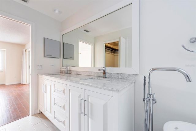 870 HUDSON AVENUE 870, Sarasota, FL 34236