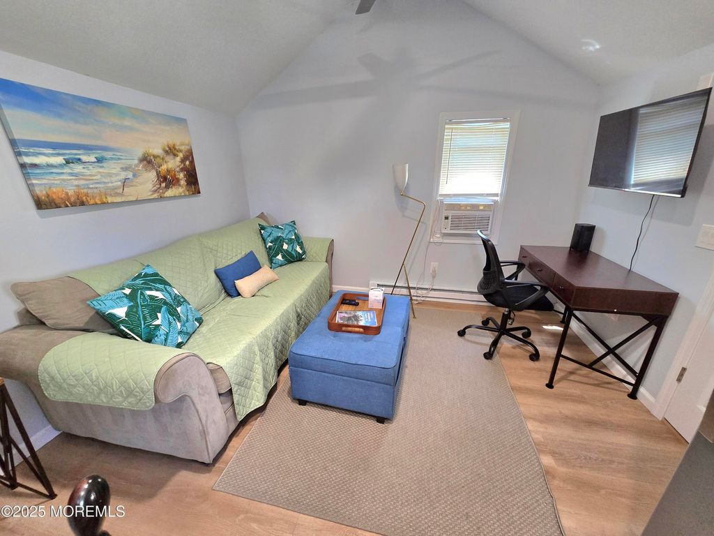 406 4th Avenue Rear Cottage, Asbury Park, NJ 07712