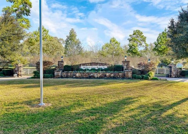 5912 Oak Leaf Court, Conroe, TX 77304