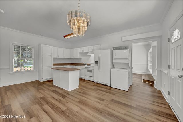 5634 Chelon Avenue, Wilmington, NC 28409