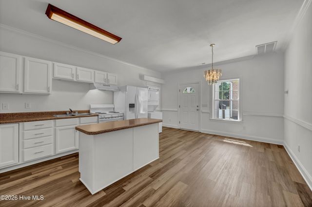5634 Chelon Avenue, Wilmington, NC 28409