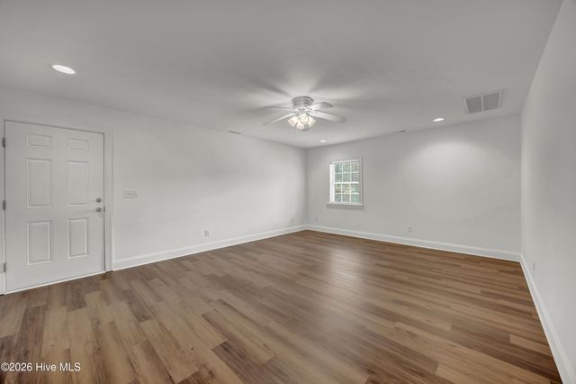 5634 Chelon Avenue, Wilmington, NC 28409