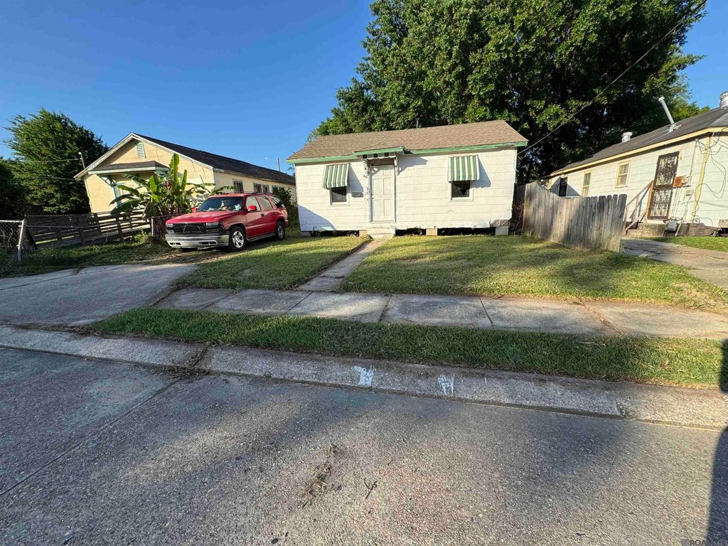 8764 Thelma St, Baton Rouge, LA 70807